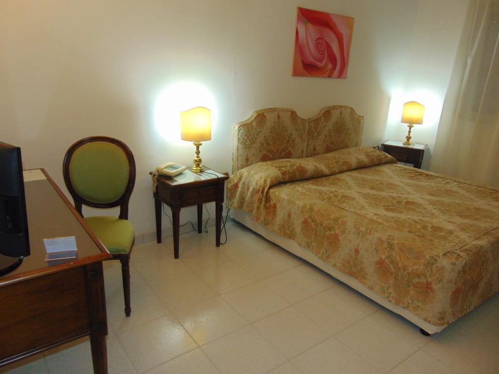 Hotel Calla' Поликоро Номер фото
